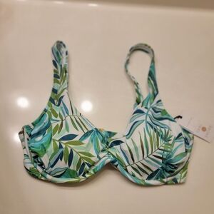 NWT Tropical Leaf Print Bikini Top.
